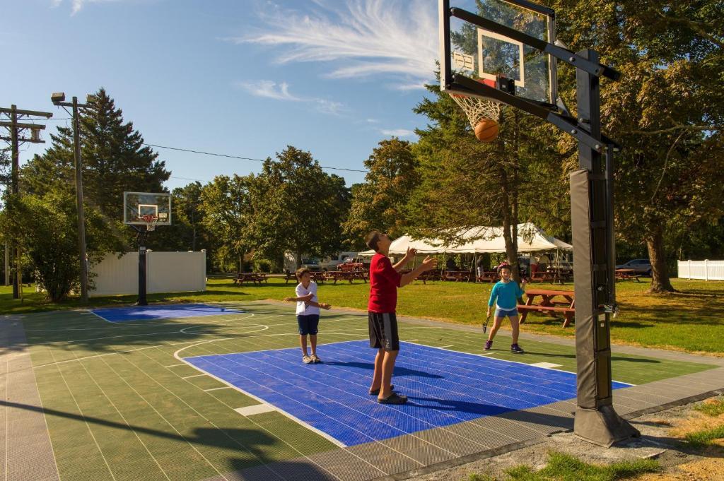 Sun Retreats At Peters Pond Hotel Sandwich Exterior photo